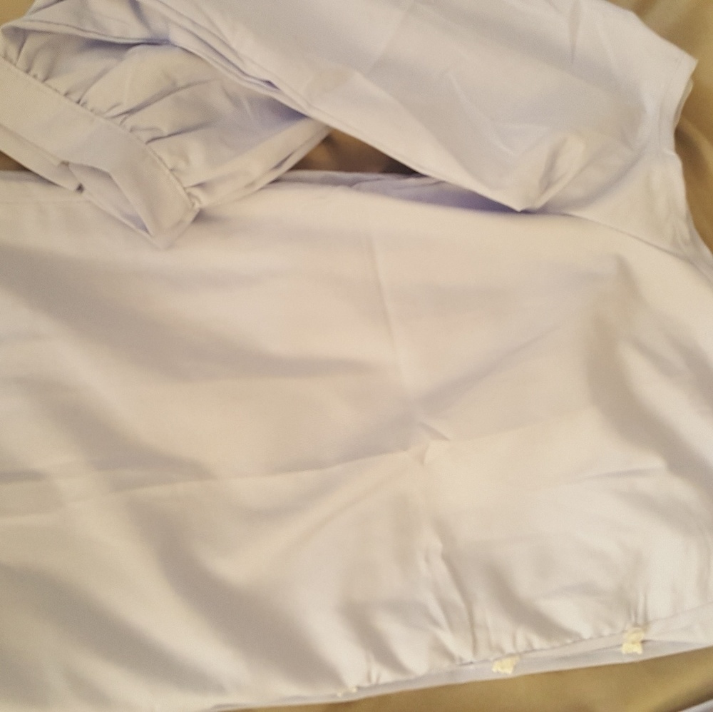 Cold shoulder button down top. - Picture 4 of 8